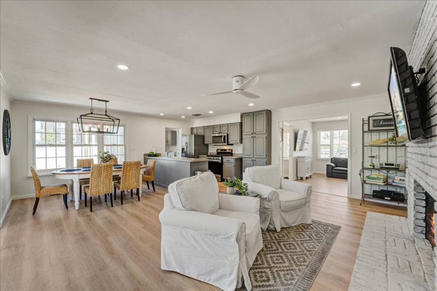 CarefreeNB Hosting property management